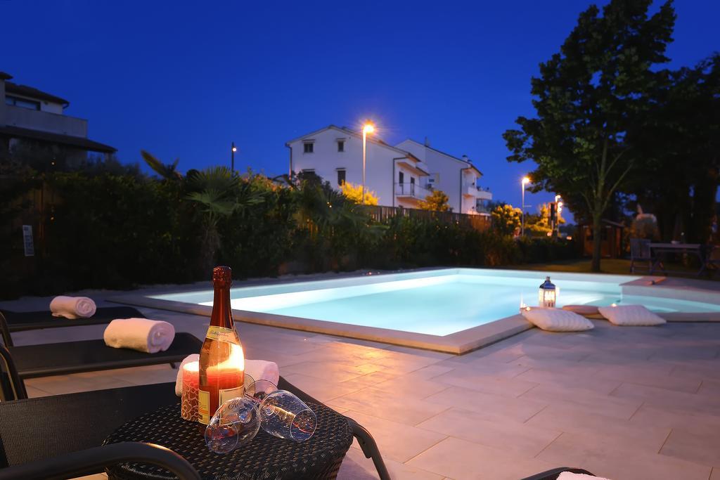 Villa Andrija Family Dream With Heated Pool At The Sea With Beautiful Garden, Outside Cinema And Kids Playground Fažana Екстериор снимка
