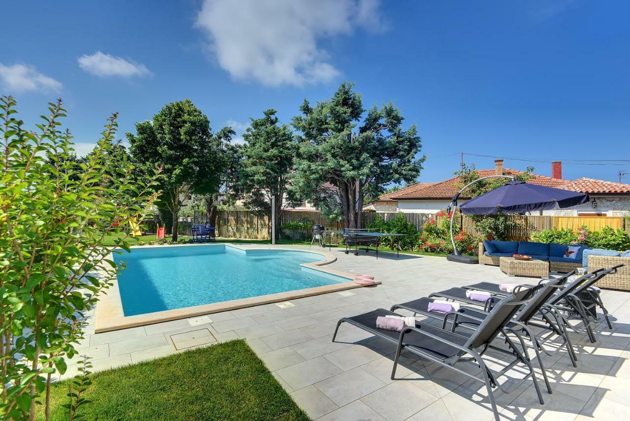Villa Andrija Family Dream With Heated Pool At The Sea With Beautiful Garden, Outside Cinema And Kids Playground Fažana Екстериор снимка
