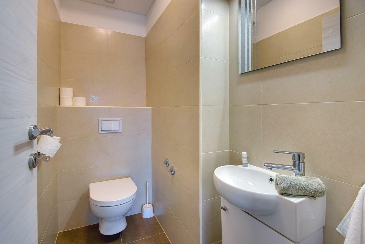 Villa Andrija Family Dream With Heated Pool At The Sea With Beautiful Garden, Outside Cinema And Kids Playground Fažana Екстериор снимка