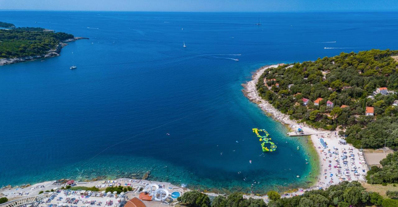 Villa Andrija Family Dream With Heated Pool At The Sea With Beautiful Garden, Outside Cinema And Kids Playground Fažana Екстериор снимка