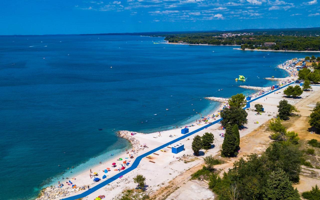 Villa Andrija Family Dream With Heated Pool At The Sea With Beautiful Garden, Outside Cinema And Kids Playground Fažana Екстериор снимка